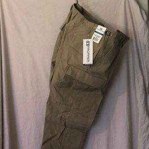 NWT Propper cargo pants. Medium short